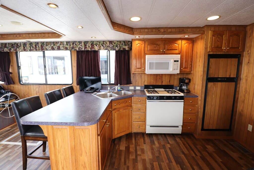 16X56-Pet-Friendly-Interior-2