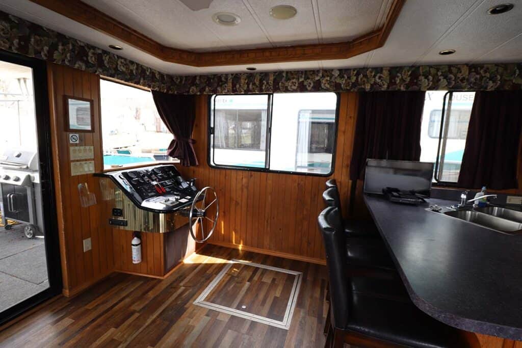 16X56-Pet-Friendly-Interior-3