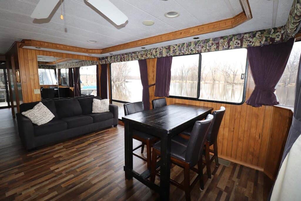 16X56-Pet-Friendly-Interior-4