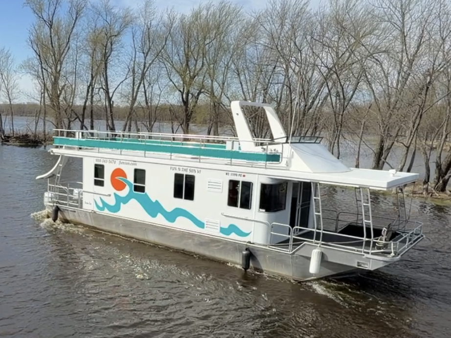 6 Boat 6 Boat Scaled E1776698643370 - Fun 'N The Sun Houseboats
