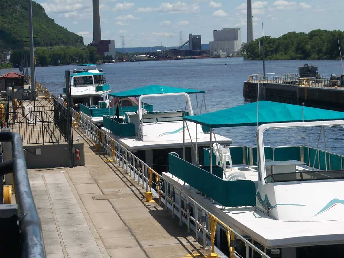 Houseboats-1 Fun 'N The Sun Houseboats