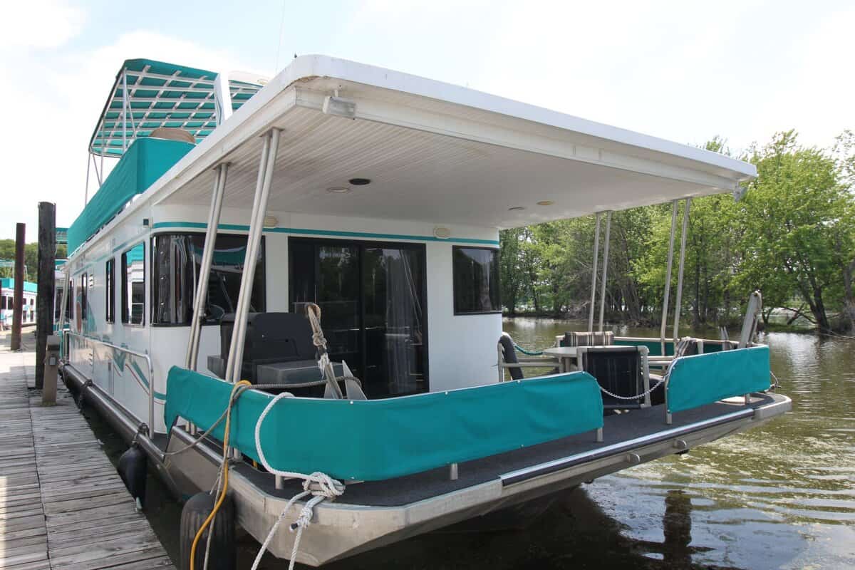 Houseboats-3 Houseboats 3 - Fun 'N The Sun Houseboats